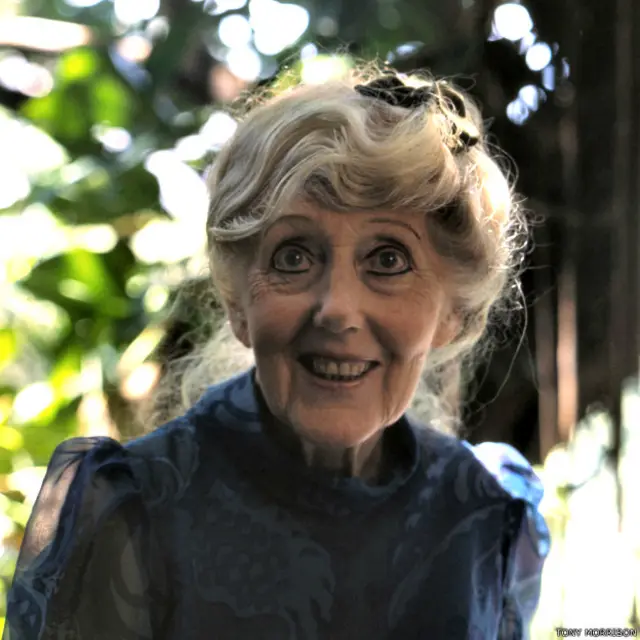 Mee realizó su primera expedición en 1956. "Empacó su material para pintar en una mochila y lo protegió envolviéndolo en algunas ropas. También llevaba un revólver", relató el documentalista Tony Morrison. 