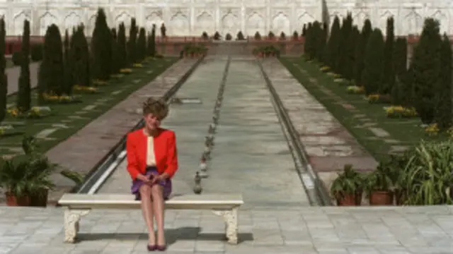 Diana en el Taj mahal