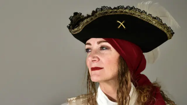 Карен Мартин