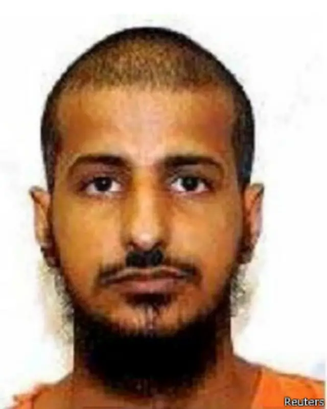 أبرز المرحلين طارق با عودة، الذي اعلن الاضراب عن الطعام منذ عام 2007 