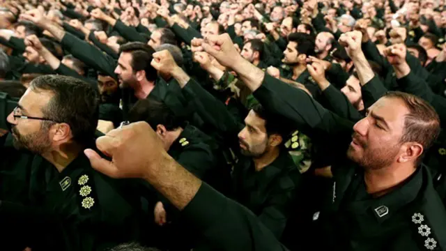 تصور «ما در برابر آنها» که از دیرباز در جامعه نسبت به حکومت و نهادهای نظامی آن وجود داشته نیازمند تغییر است. تا زمانیکه در افکار عمومی نظامیان (سپاه) به تمامیت جامعه ایران تعلق پیدا نکنند و نهادی مستقل از جناحهای سیاسی دانسته نشوند شکلگیری اعتماد بین نهادهای نظامی و گروههای اجتماعی مردم به دشواری صورت خواهد پذیرفت.