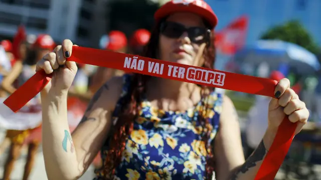 يحتاج المعارضون إلى ثلثي أصوات مجلس النواب لإحالة قرار العزل إلى مجلس الشيوخ