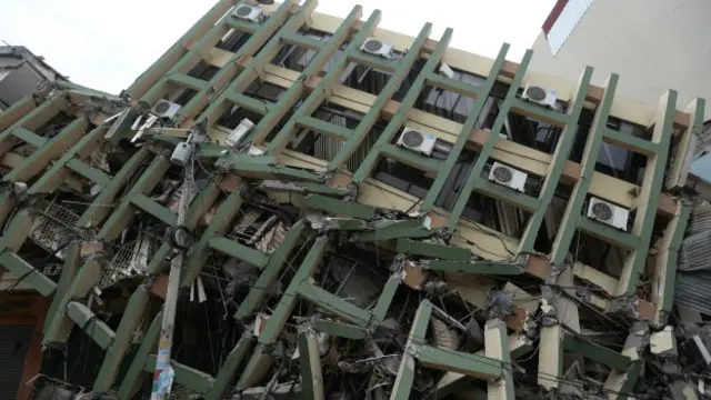 El sismo de magnitud 7,8 provocó severos daños estructurales.