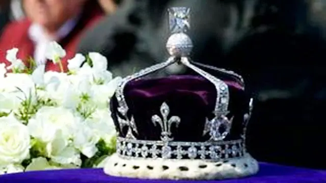 یہ ہیرا برطانیہ کی ملکہ الزبتھ کی ملکیت ہے اور ملکہ کے تاج میں جڑا ہوا ہے