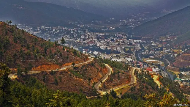 Ibu kota Bhutan, Thimphu adalah satu-satu ibu kota di dunia yang tidak memiliki lampu lalu lintas.