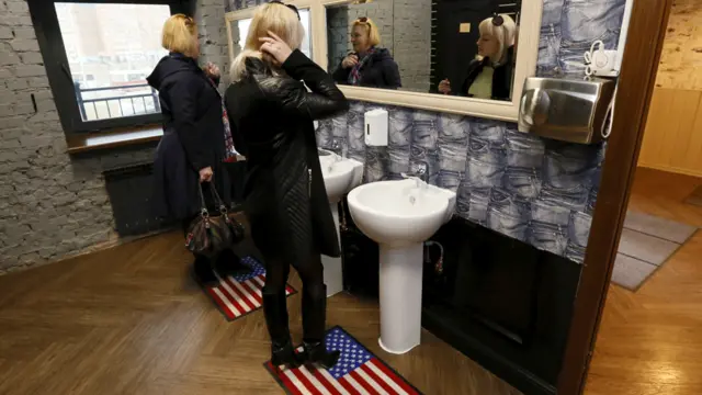 اس کیفے کا مقصد محب وطن روسیوں کو اپنی طرف کھینچنا ہے۔ 