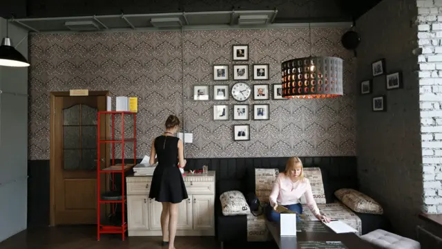 اس کیفے کے دو مالکان ہیں۔ ’جب ہم کیفے کھولنے کا سوچ رہے تھے تو ہمارے ذہن میں تھا کہ ایسا آئیڈیا ہو جو ناکام نہ ہو۔‘ 