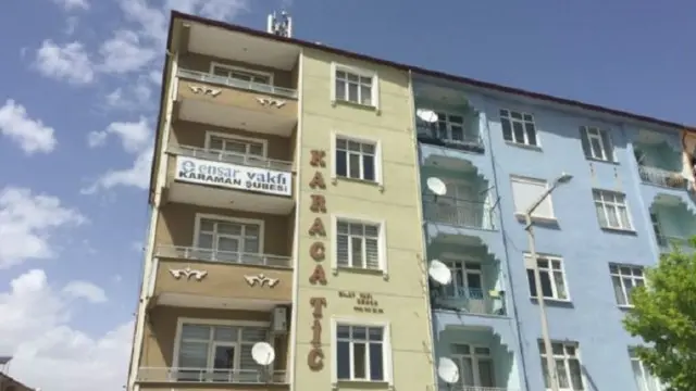 تدير مؤسسة انصار هذا المقر في كارامان