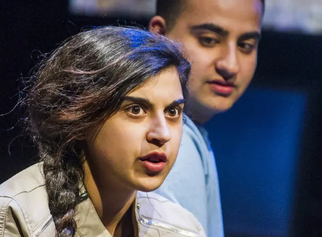 आईएसआईएस माएं, नाटक