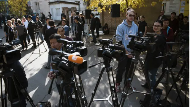 Журналисты