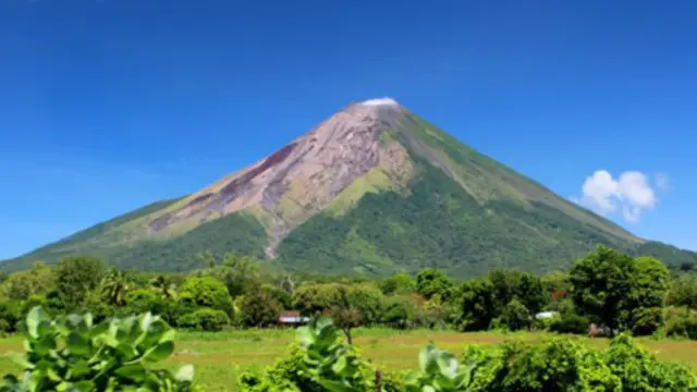 康塞普西翁火山概況。（資料來源：莎拉·謝爾曼）