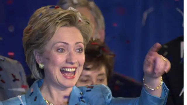 Bà Hillary Clinton sau khi thắng cử vào Thượng viện Mỹ năm 2000