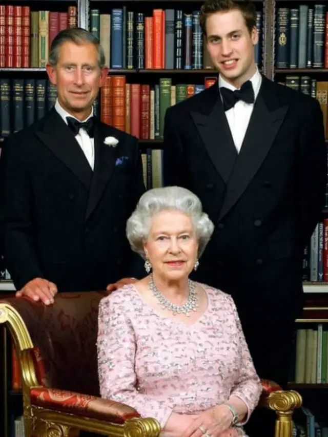 Принц Чарльз, принц Уильям и королева Елизавета II