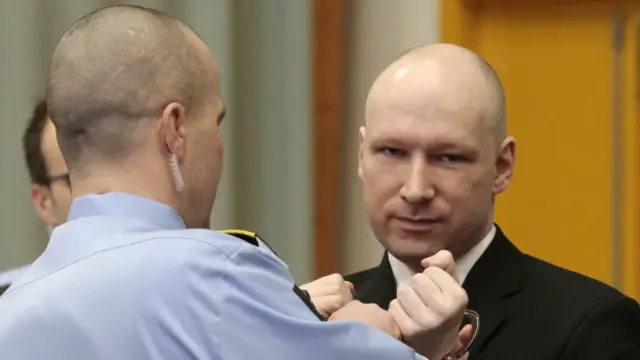 انرش بریوک نے جولائی 2011 ناروے کے جزیرے اٹویا میں فائرنگ کر کے درجنوں افراد کو ہلاک کر دیا تھا