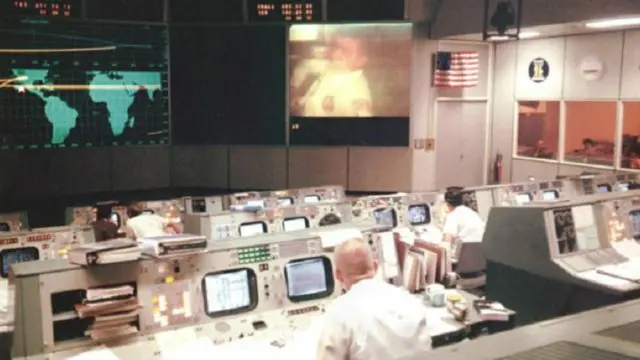 عند نقطة معينة، كان أمام فريق مراقبة البعثة 18 ساعة فقط للاتفاق على خطة الإنقاذ قبل فوات الأوان لإعادة الطاقم بأمان