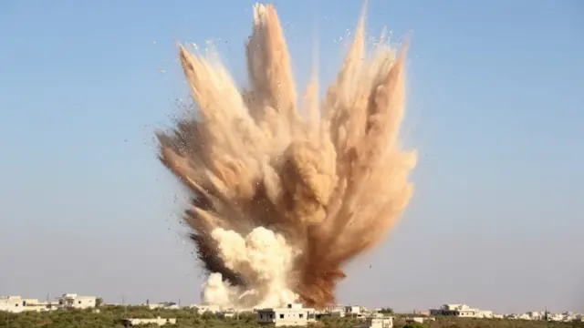 Salı günü Suriye ordusu tarafından İdlib'de düzenlenen hava saldırısında en az 40 kişi hayatını kaybetmişti. 