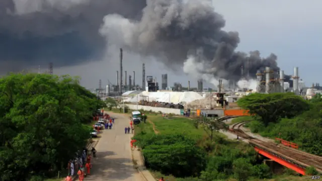 ledakan minyak meksiko