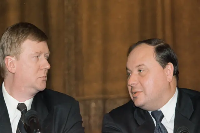 Реформы 90-х годов включали в себя либерализацию цен и внешней торговли, а также приватизацию