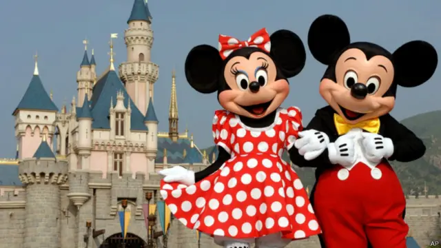 香港迪士尼乐园最近因为裁员引发风波