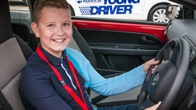 Клиент компании Young Driver Кэллум Макнилли