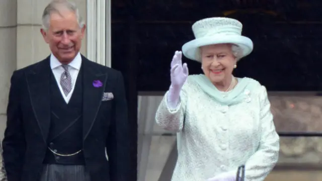 Kraliçe varken sorun yok, peki ya sonra?