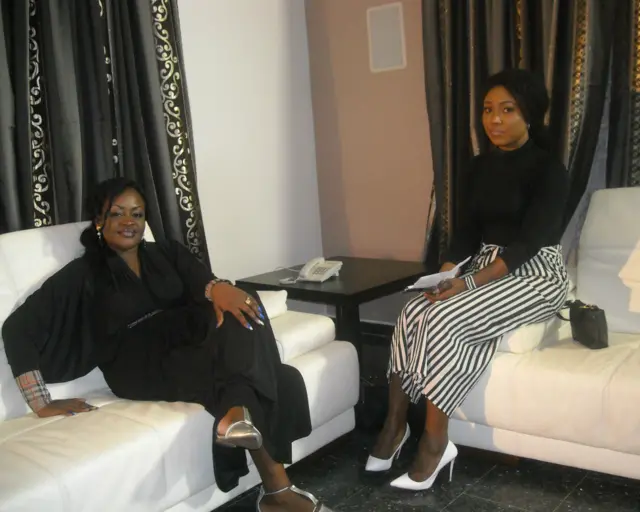 Les deux actrices principales sur le plateau de tournage