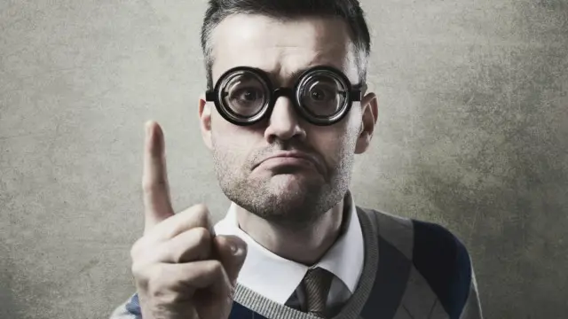 Una persona con aspecto de arrogante