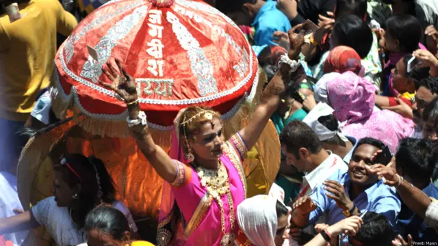 किन्नरों के अखाड़े की पेशवाई