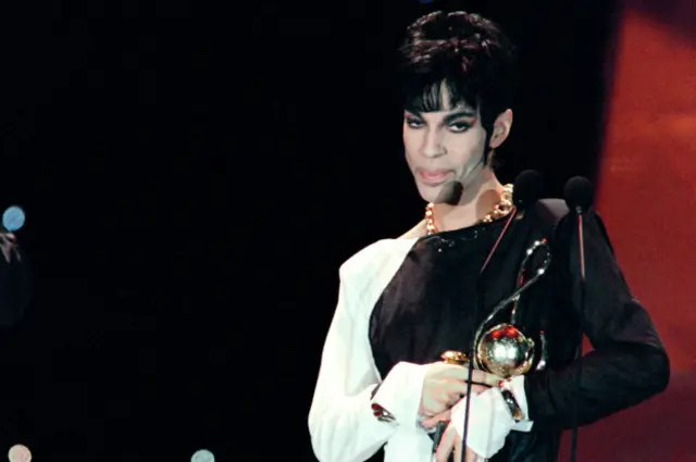Prince ganó siete premios Grammy, un Globo de Oro y un premio Oscar por la película "Purple Rain"