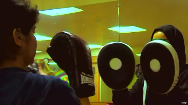 किक बॉक्सिंग