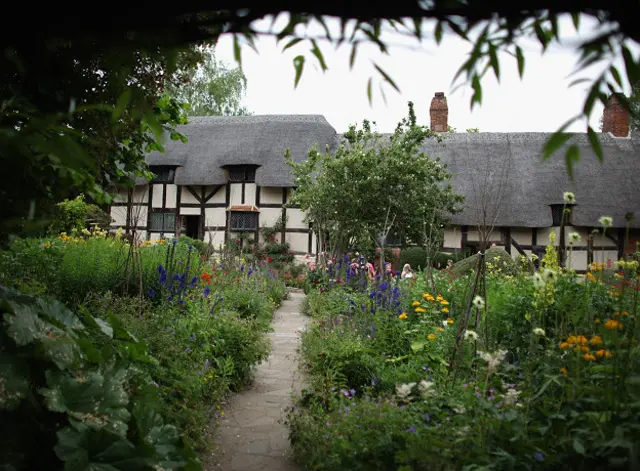 La casa donde cortejó a quien se convertiría en su esposa, Anne Hathaway, es una de las favoritas de los turistas.