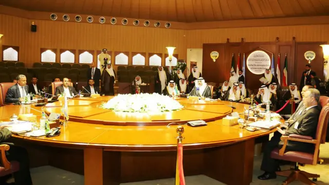 ثمة آمال بأن تساعد المحادثات على إنهاء الأزمة في اليمن.