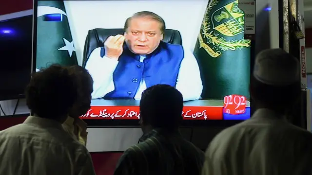 نواز شریف اپنے خاندان پر لگنے والے الزامات کے بعد مختصر عرصے میں دو بار قوم سے خطاب کرچکے ہیں