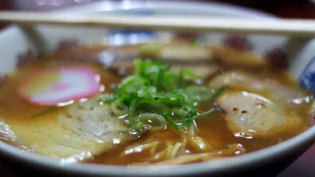 Món đặt trưng nhất của quán Ide Shoten là tonkotsu-shoyu (Ảnh: Danielle Demetriou)