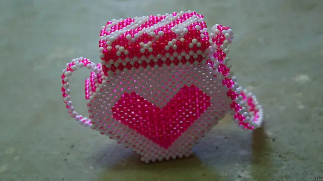 موږ ته اجازه رانه کړل شوه چې بلاکونه ته د ننه لاړ شو. زندان ساتونکو یو شمېر مرۍ اوبدونکي زموږ د مرکې لپاره د زندان صنعتي ځای ته راوستل.