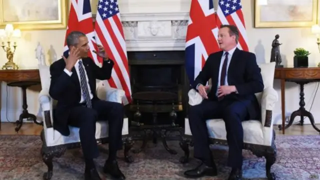 امریکی صدر براک اوباما نے برطانوی وزیر اعظم ڈیوڈ کیمرون سے ان کی سرکاری رہائش گاہ ٹین ڈاؤنگ سٹریٹ میں ملاقات کی۔