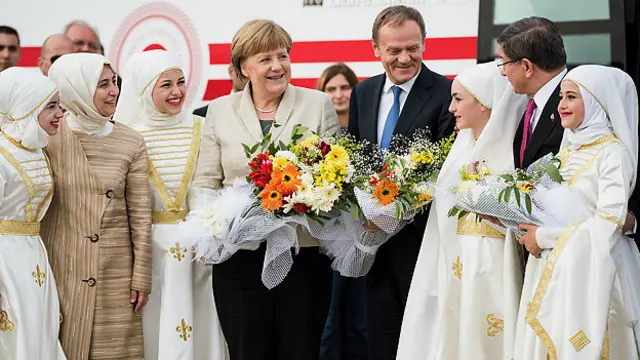 Başbakan Davutoğlu, geçen hafta Gaziantep'teki bir mülteci kampını Almanya Başbakanı Merkel'le birlikte ziyaret etmişti.