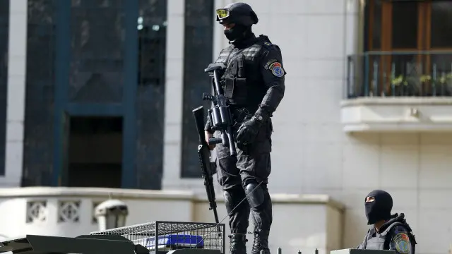 وزير الداخلية يقول إن أجهزة الأمن لن تسمح بالمساس بمنشآت الدولة وسلامة المواطنين.