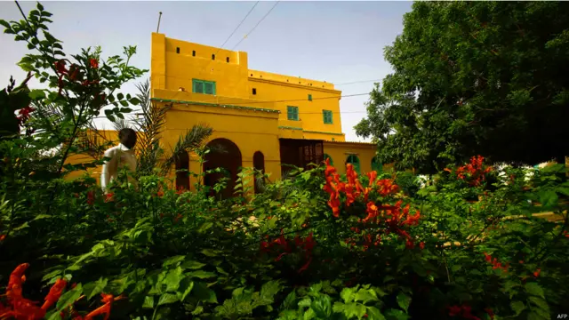 منظر خارجي للقصر. انتهى حكم السلطان علي دينار - الذي يعود الى اثنية الفور - عام 1916 عندما قرر مساندة الدولة العثمانية في الحرب العالمية الاولى.