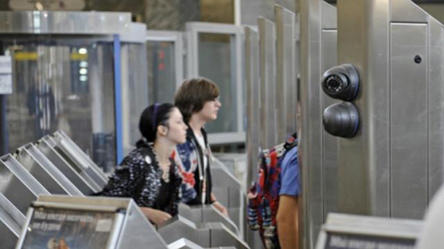 Система "умного" видеонаблюдения, похожая на ту, что организуют в московском метро, тестировалась на станции "Ладожская" в Петербурге