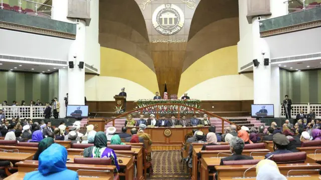 ښاغلي غني په خپلو خبرو کې له دوست او دښمن څخه تعریف وړاندې کړ.