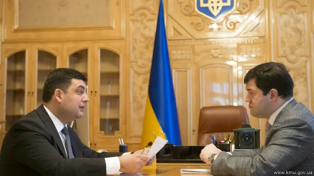 Новий прем'єр хоче реформувати митницю, новий міністр фінансів - ліквідувати податкову міліцію. І перше, і друге - у підпорядкуванні голови ДФС Романа Насірова