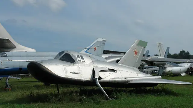 Орбитальный самолет МиГ-105