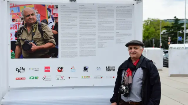 Demir Sönmez, "Mücadele eden halkların yaptıkları eylemlerin fotoğraflarını sergiledim" diyor. Fotoğraf: DIHA
