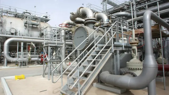 Нефтеперерабатывающий завод