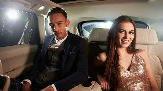 Пара в лімузині
