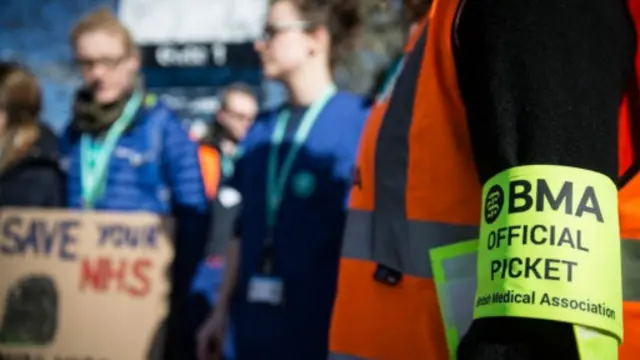 英格兰初级医生全员罢工