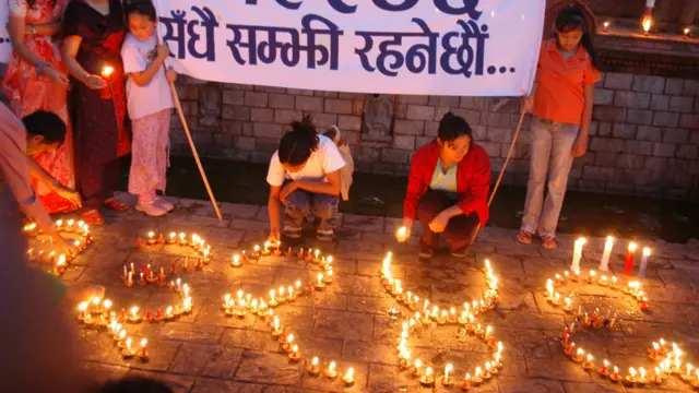 २०४६ सालको जनआन्दोलन सफल भएको झण्डै ६ वर्षपछि शुरु भएको माओवादी सशस्त्र द्वन्द्वका क्रममा सर्वसाधारण, सुरक्षाकर्मी र माओवादीसहित हजारौं मारिएका थिए।