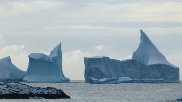 臭氧层被破坏被认为是全球变暖的重要原因。但科学家最新研究表明南极上空的臭氧层正在复苏。