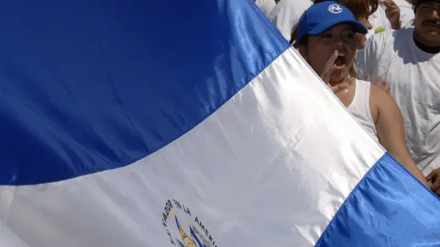 Salvadoreños en Dallas, EE.UU.